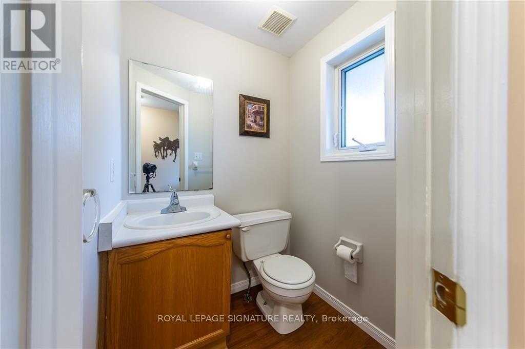 426 Downsview Place, Waterloo, Ontario  N2K 3T9 - Photo 2 - X13485138