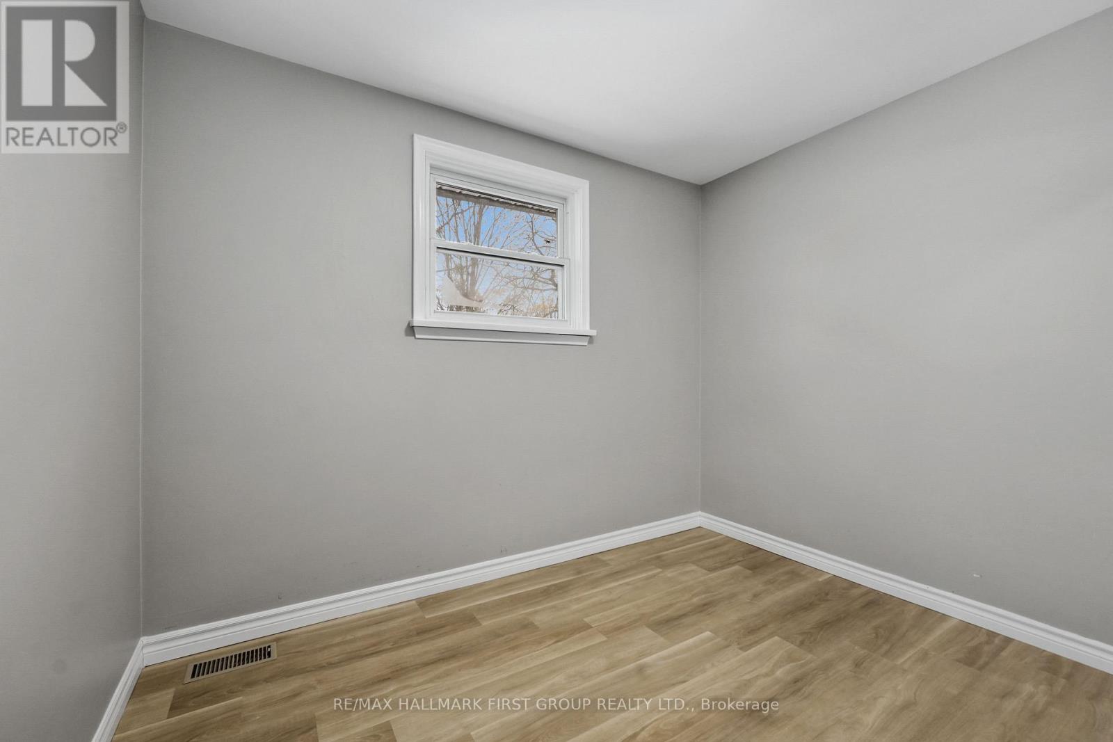 Upper - 176 Sydenham Street, Cobourg, Ontario  K9A 2S3 - Photo 11 - X13485158