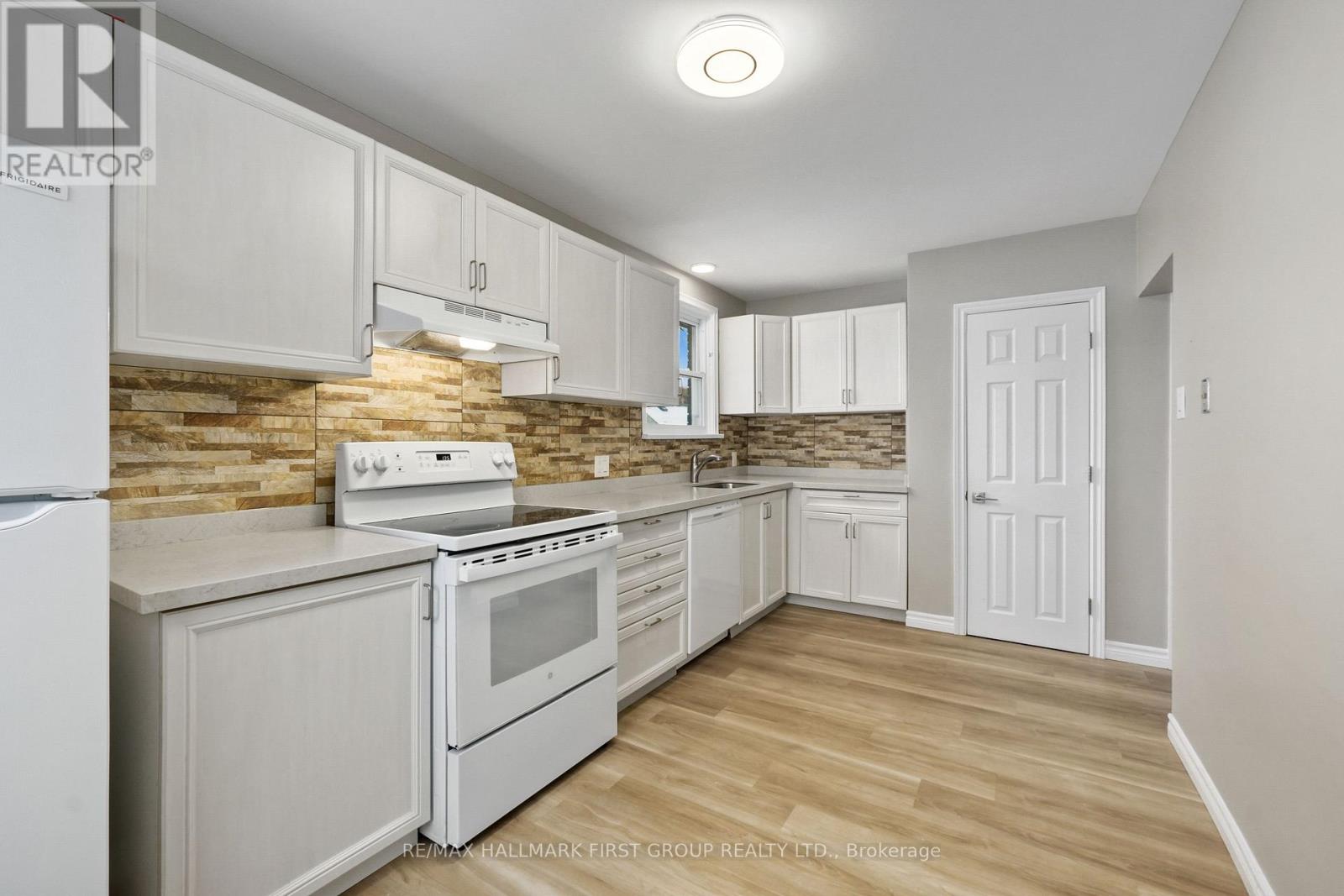 Upper - 176 Sydenham Street, Cobourg, Ontario  K9A 2S3 - Photo 8 - X13485158