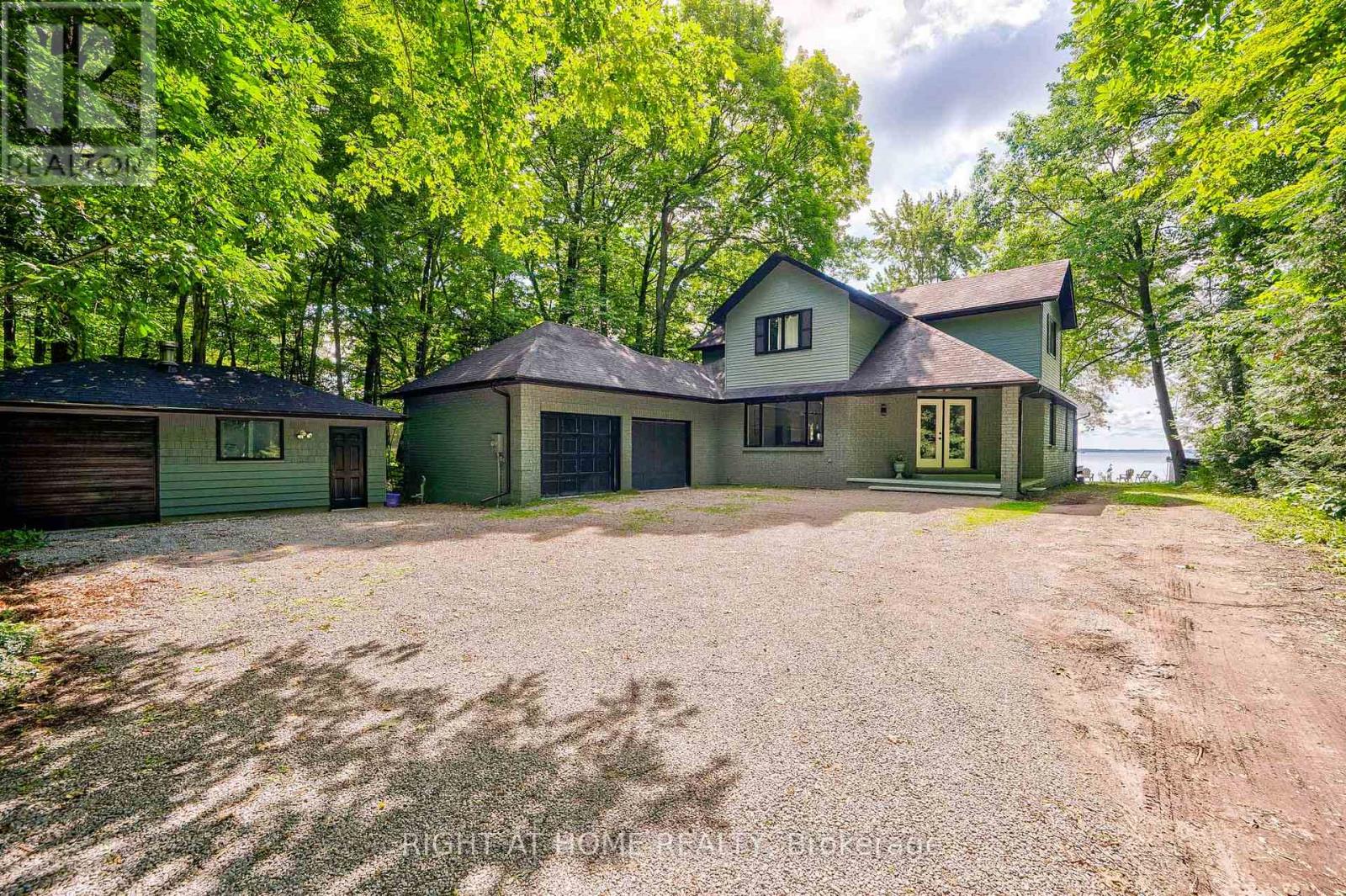317 RIVERSIDE DRIVE, Kawartha Lakes, Ontario