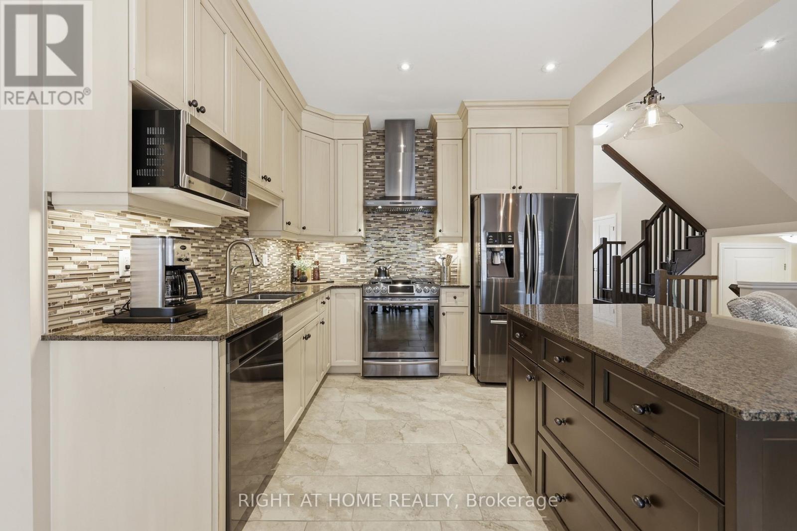 33 Vic Chambers Place, Brant, Ontario  N3L 0E6 - Photo 10 - X13485256