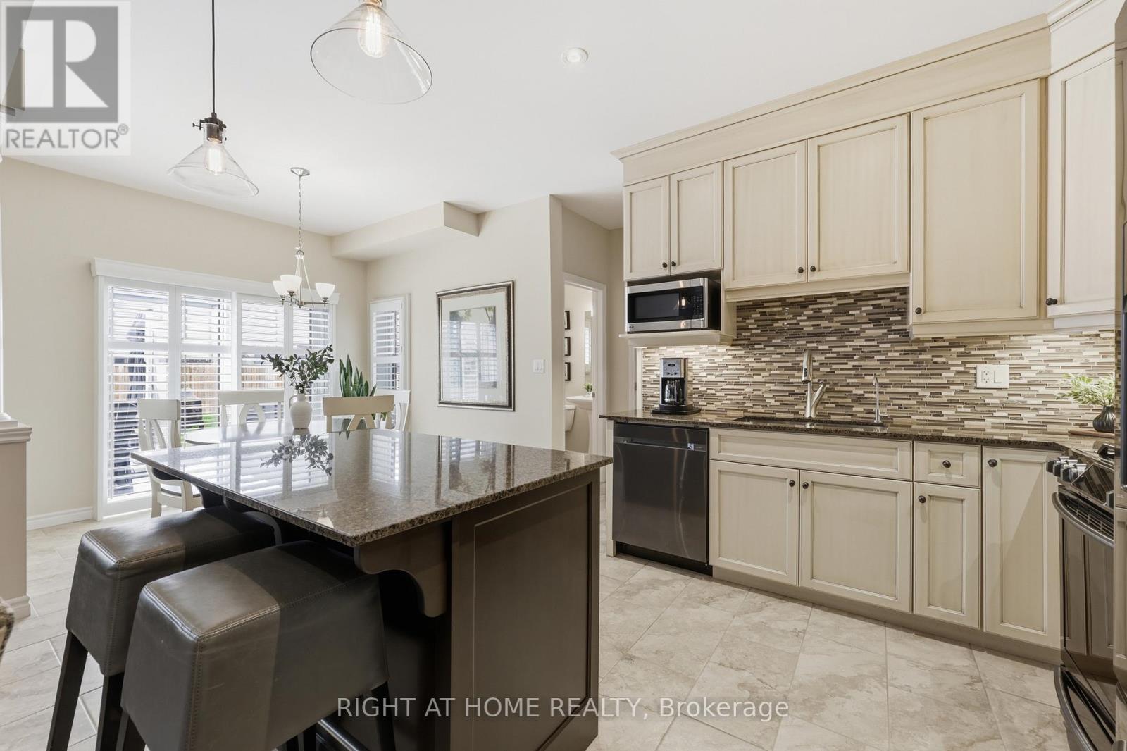 33 Vic Chambers Place, Brant, Ontario  N3L 0E6 - Photo 13 - X13485256