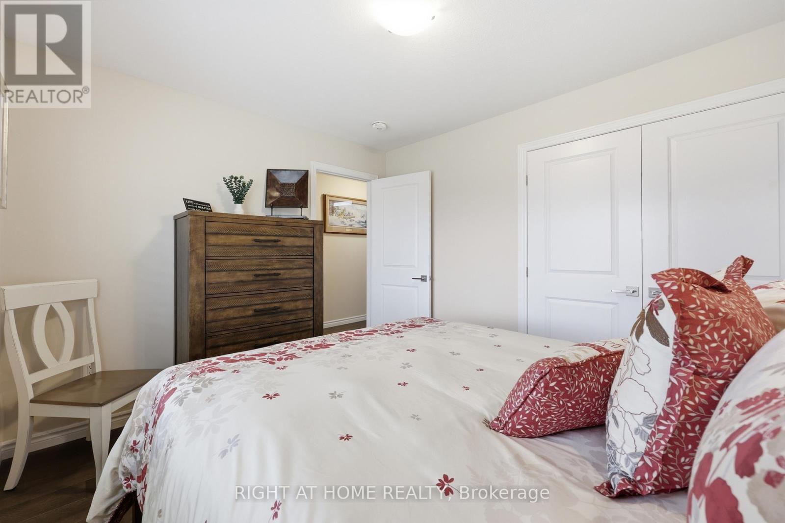 33 Vic Chambers Place, Brant, Ontario  N3L 0E6 - Photo 23 - X13485256