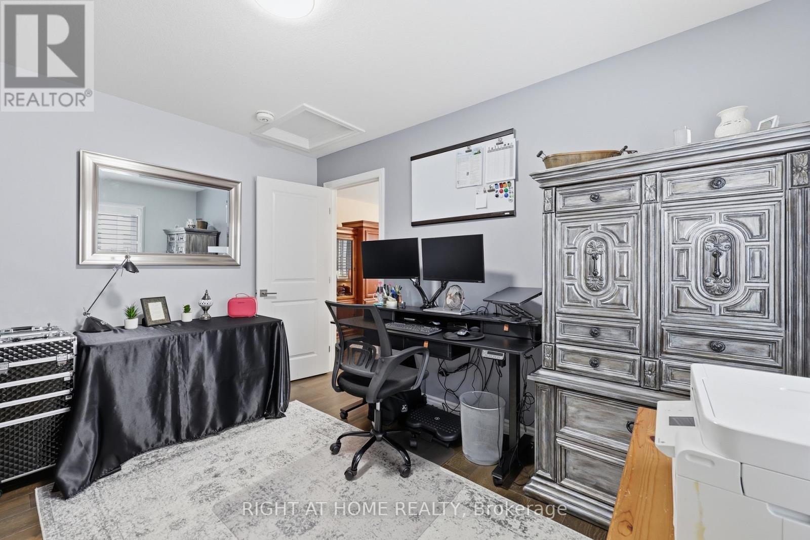 33 Vic Chambers Place, Brant, Ontario  N3L 0E6 - Photo 25 - X13485256