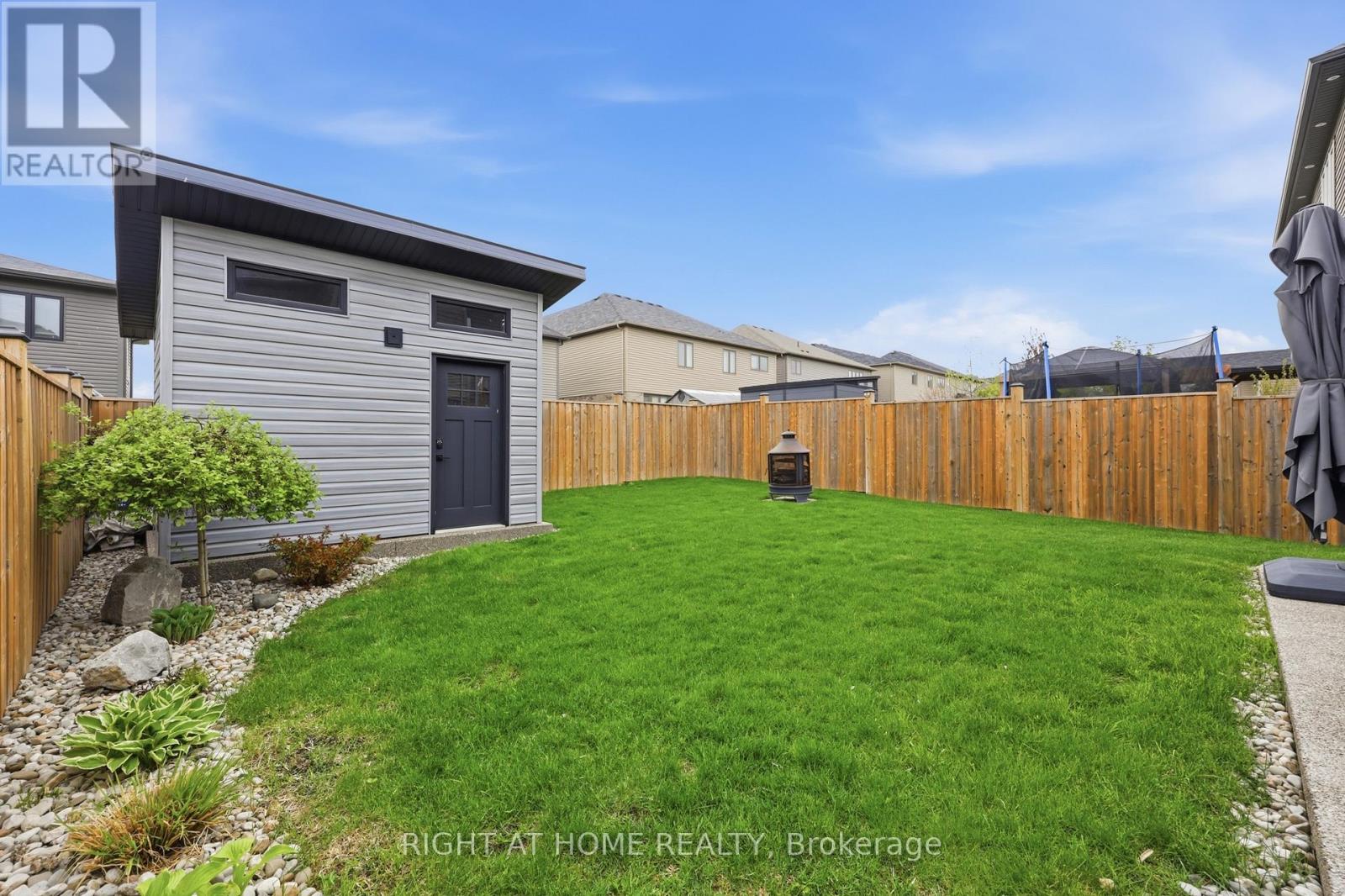 33 Vic Chambers Place, Brant, Ontario  N3L 0E6 - Photo 28 - X13485256