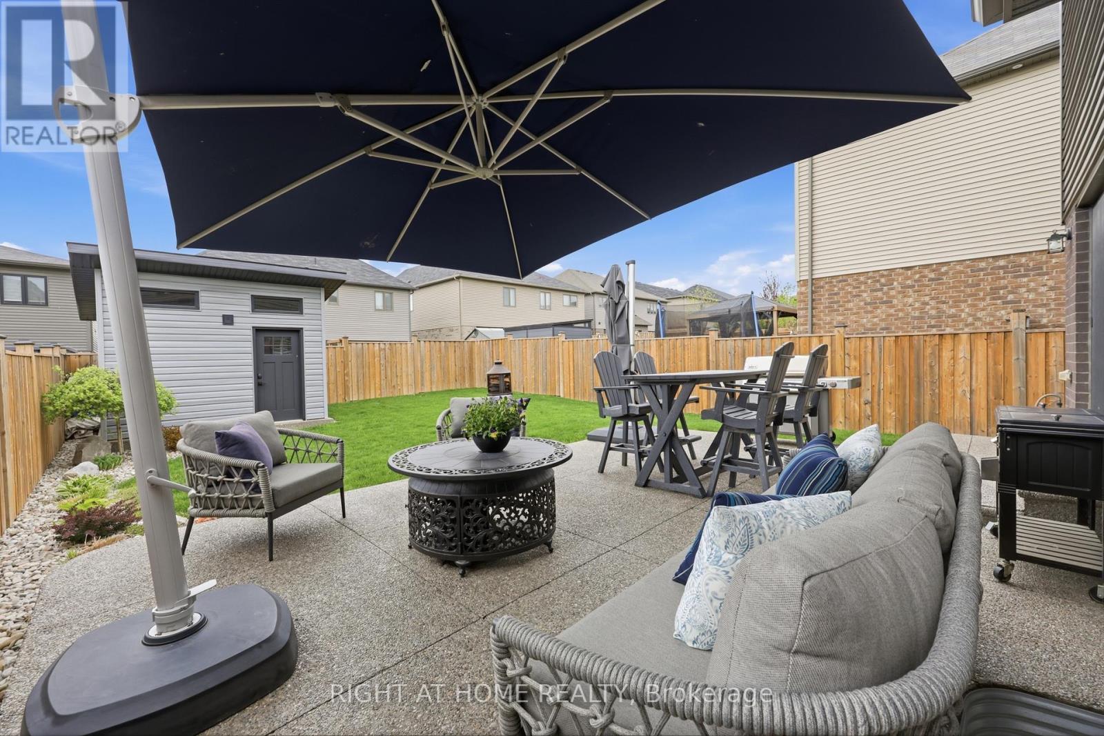 33 Vic Chambers Place, Brant, Ontario  N3L 0E6 - Photo 32 - X13485256