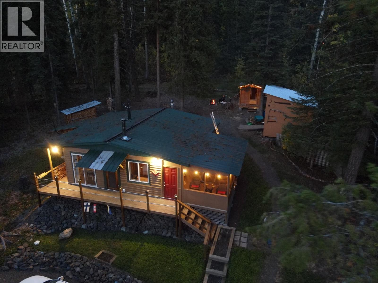 7613 Mica Place, Lone Butte, British Columbia  V0K 1X3 - Photo 33 - R3139609