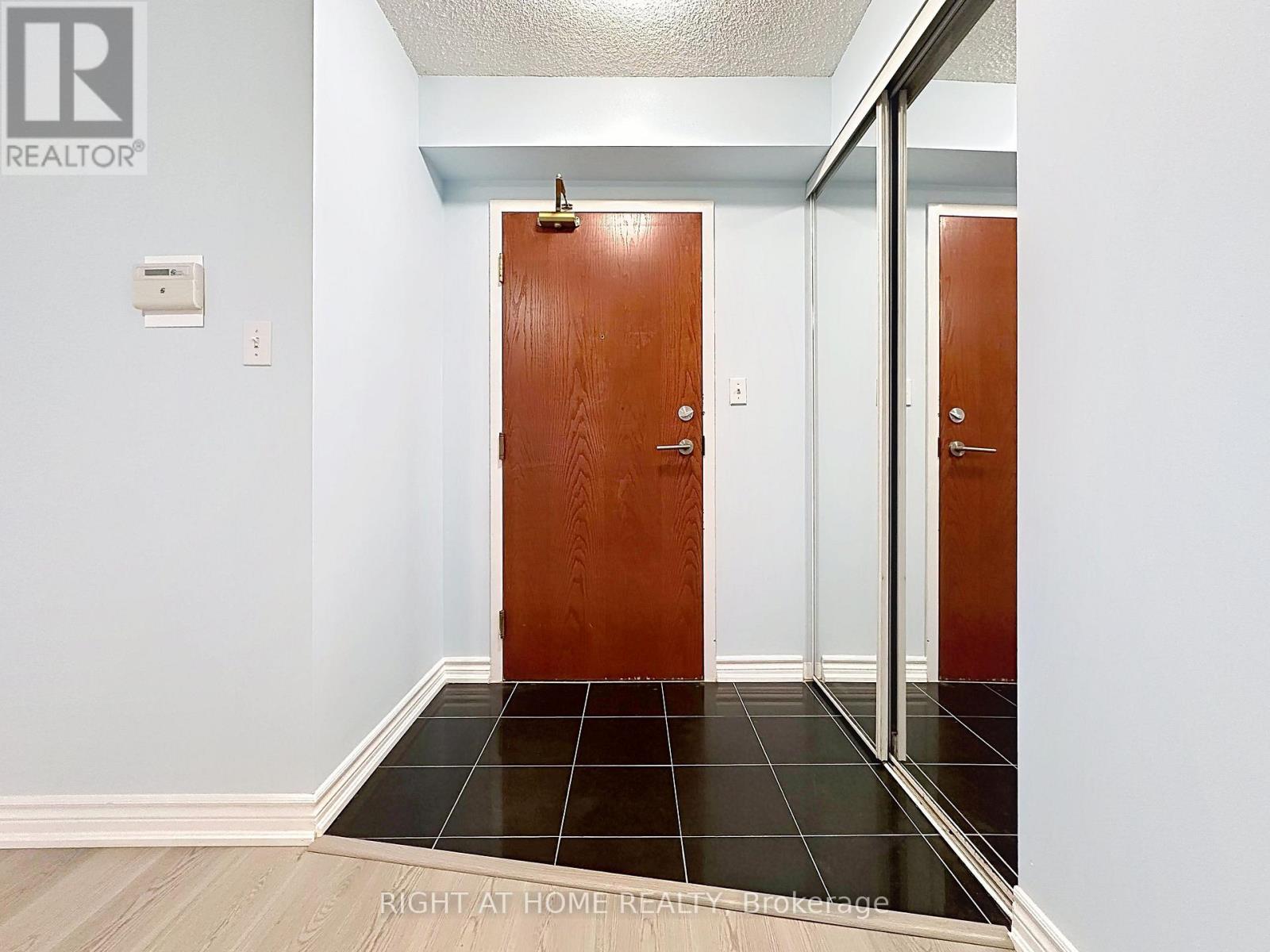 2108 - 35 Empress Avenue, Toronto, Ontario  M2N 6T3 - Photo 2 - C13485438