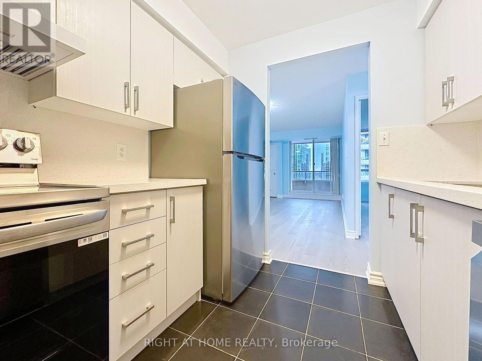 2108 - 35 Empress Avenue, Toronto, Ontario  M2N 6T3 - Photo 9 - C13485438