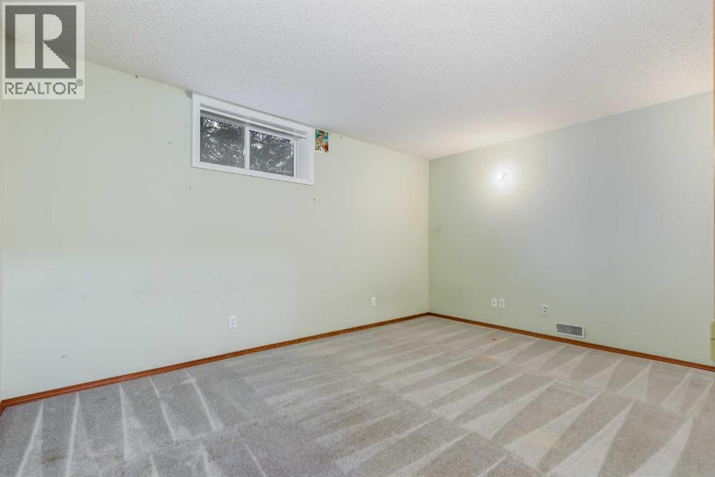 20 Douglasview Park SE, Calgary, Alberta  T2Z 2R9 - Photo 29 - A2323382
