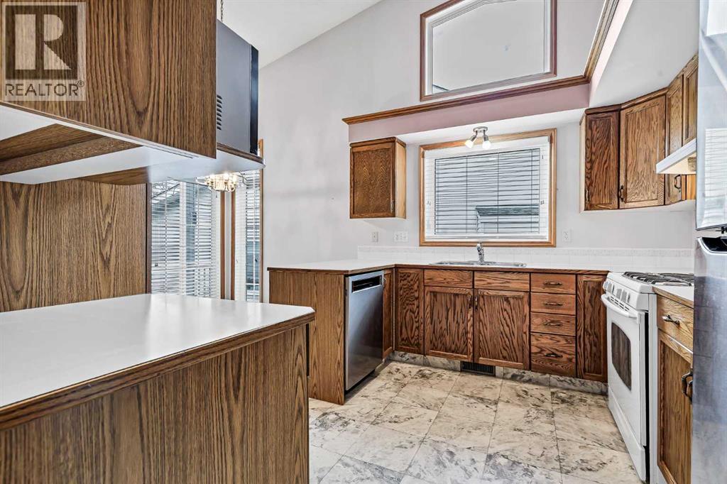 20 Douglasview Park SE, Calgary, Alberta  T2Z 2R9 - Photo 9 - A2323382