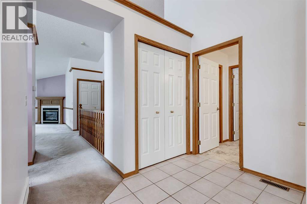 20 Douglasview Park SE, Calgary, Alberta  T2Z 2R9 - Photo 4 - A2323382