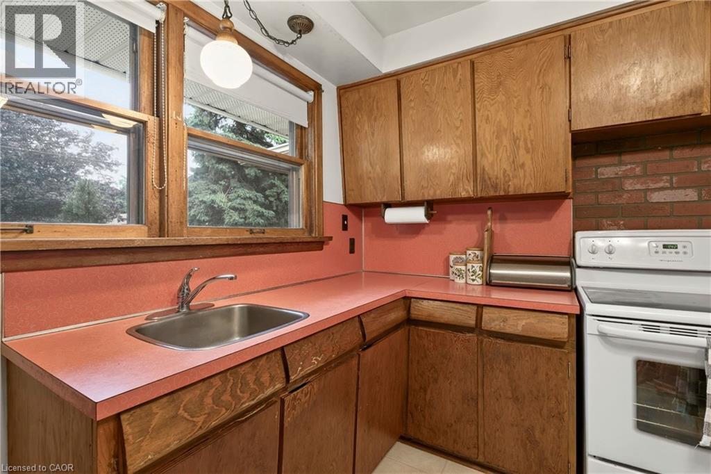 184 West 33rd Street, Hamilton, Ontario  L9C 5J5 - Photo 7 - 40842229