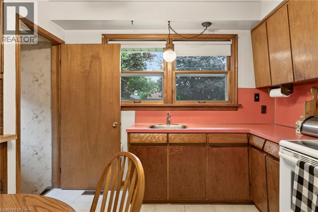 184 West 33rd Street, Hamilton, Ontario  L9C 5J5 - Photo 9 - 40842229