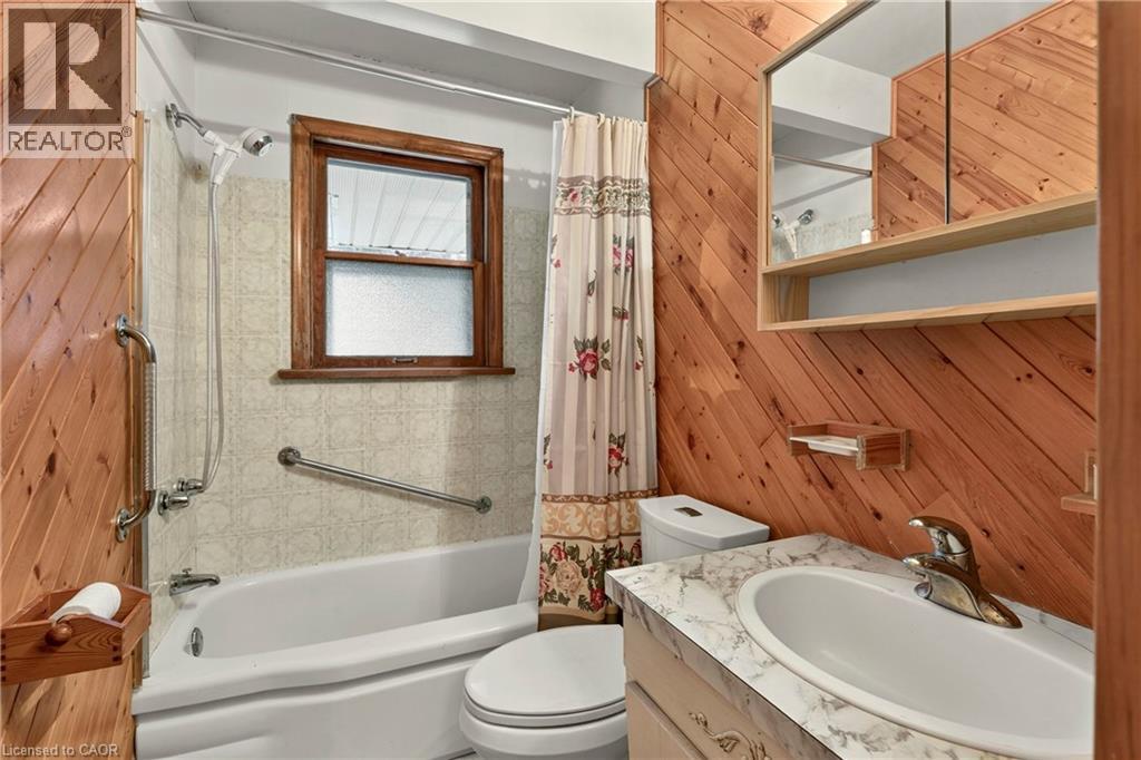 184 West 33rd Street, Hamilton, Ontario  L9C 5J5 - Photo 15 - 40842229