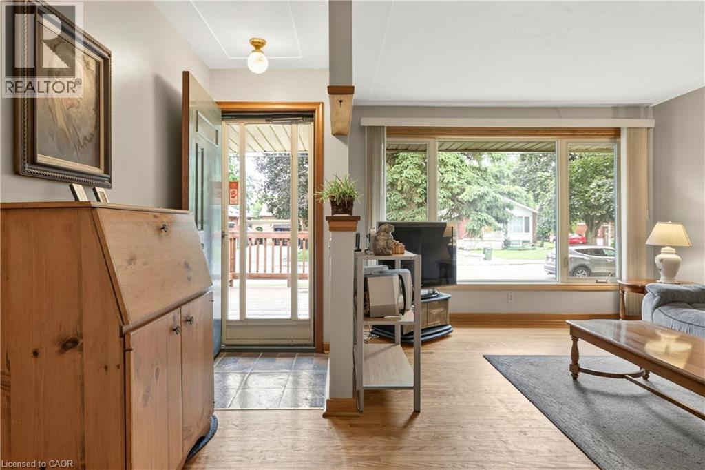 184 West 33rd Street, Hamilton, Ontario  L9C 5J5 - Photo 4 - 40842229