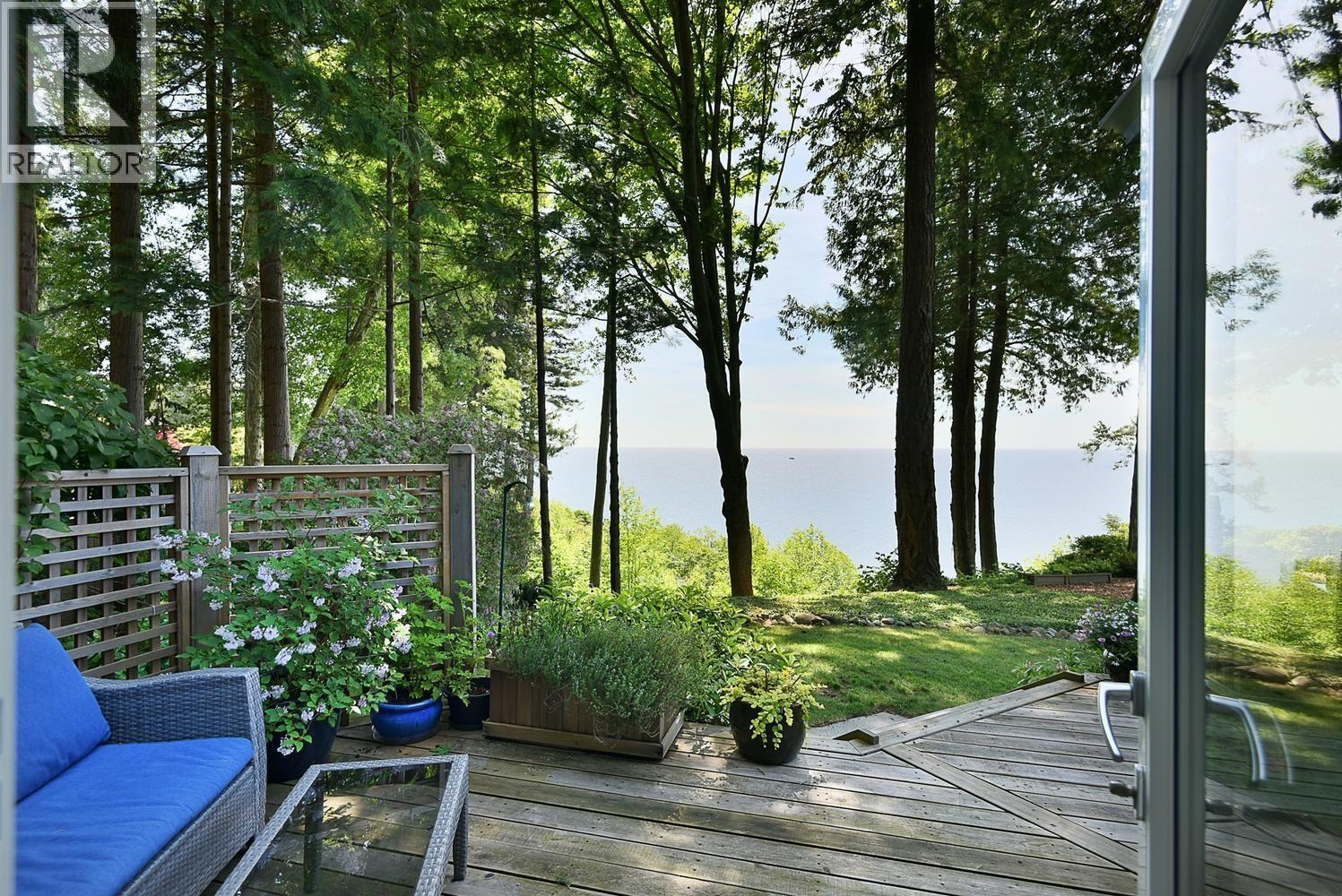 7647 Eureka Place, Halfmoon Bay, British Columbia  V7Z 1A1 - Photo 10 - R3139554
