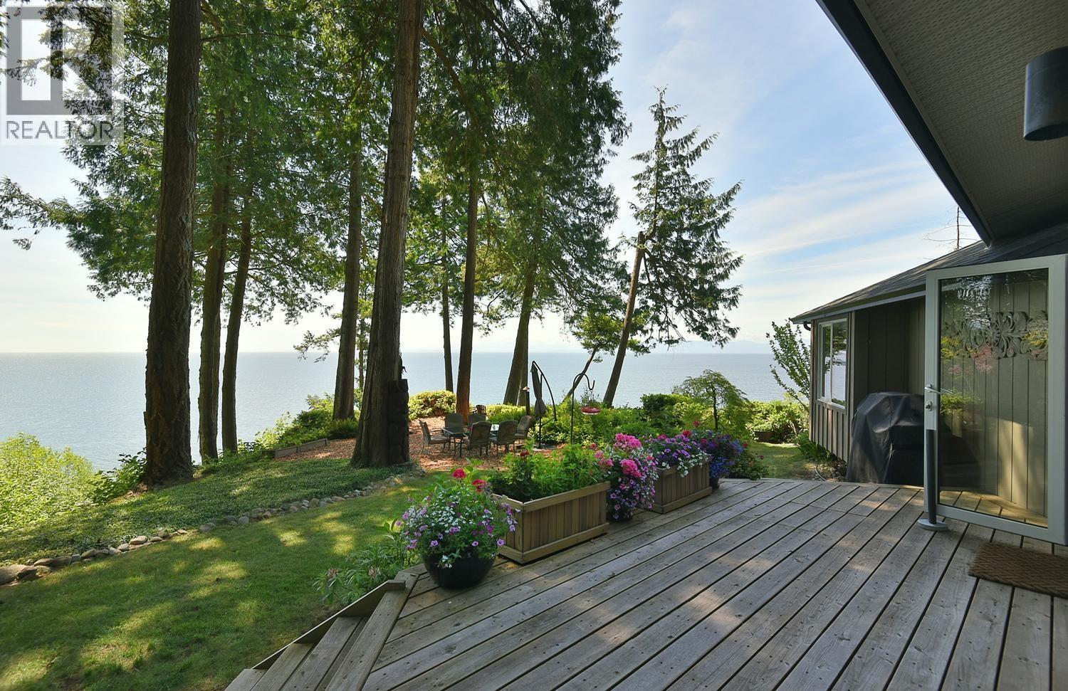 7647 Eureka Place, Halfmoon Bay, British Columbia  V7Z 1A1 - Photo 12 - R3139554