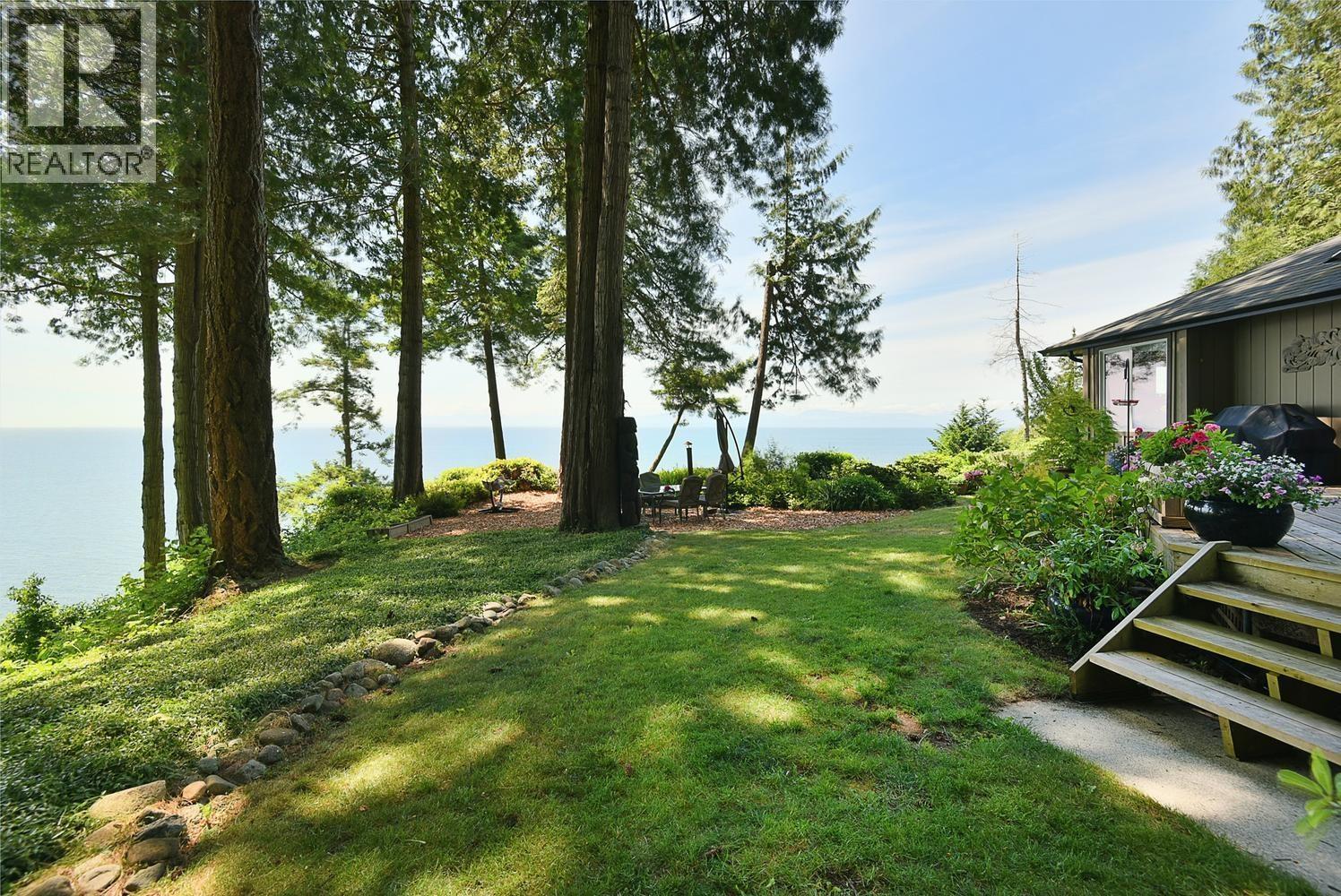 7647 Eureka Place, Halfmoon Bay, British Columbia  V7Z 1A1 - Photo 13 - R3139554