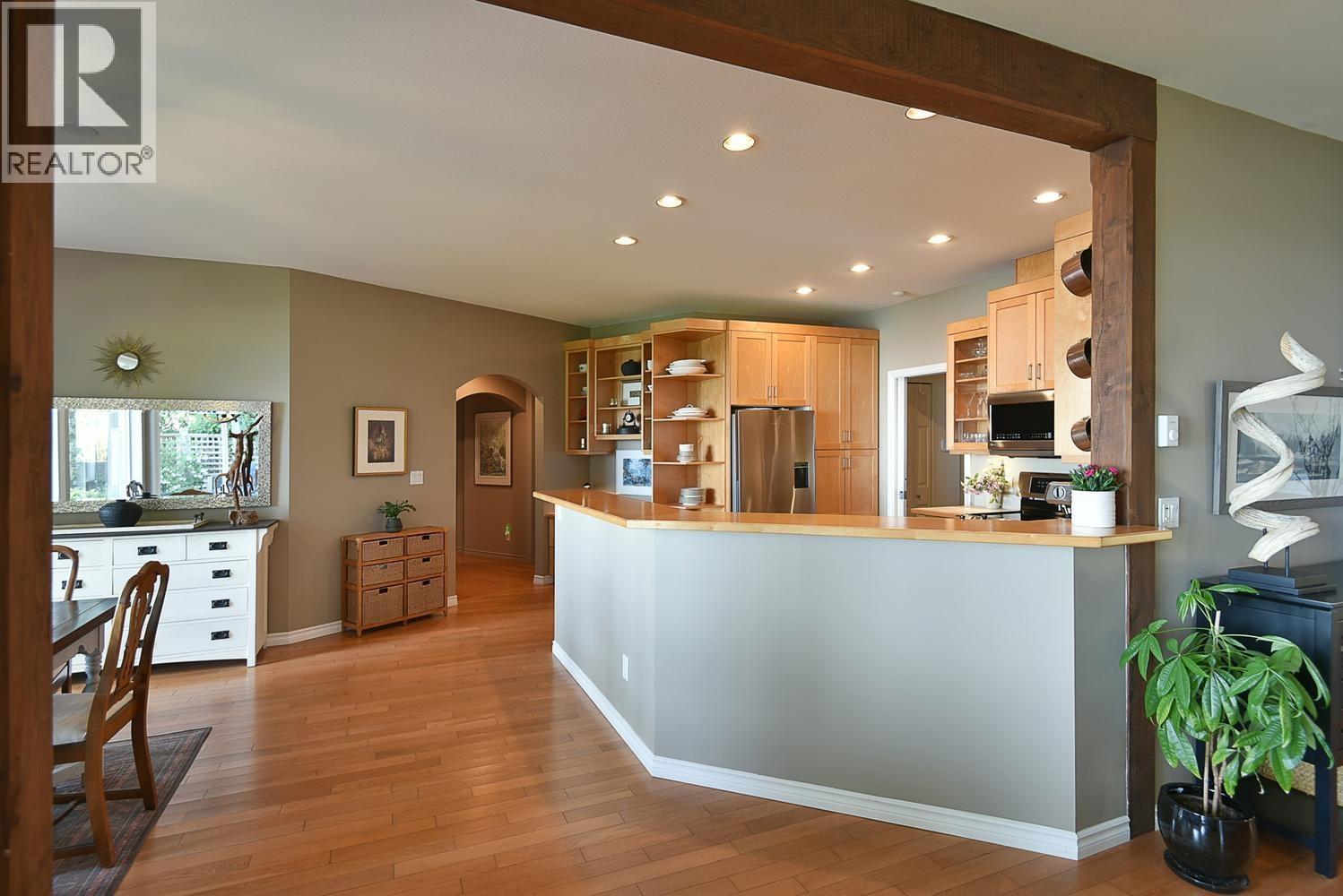 7647 Eureka Place, Halfmoon Bay, British Columbia  V7Z 1A1 - Photo 19 - R3139554
