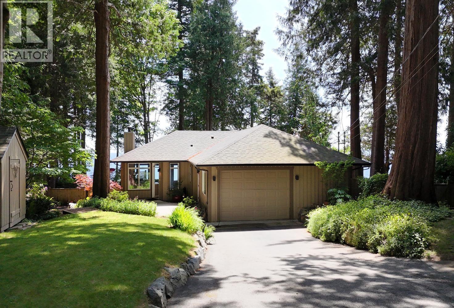 7647 Eureka Place, Halfmoon Bay, British Columbia  V7Z 1A1 - Photo 3 - R3139554