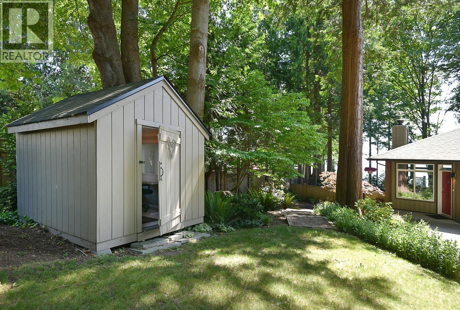 7647 Eureka Place, Halfmoon Bay, British Columbia  V7Z 1A1 - Photo 32 - R3139554