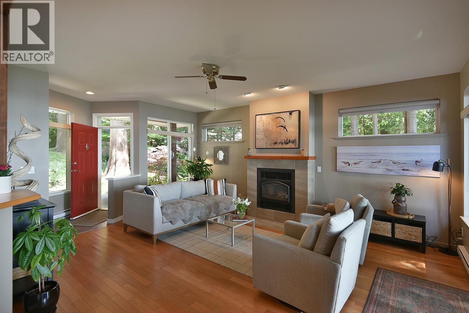 7647 Eureka Place, Halfmoon Bay, British Columbia  V7Z 1A1 - Photo 5 - R3139554