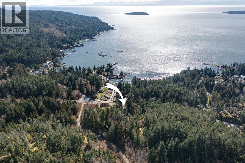 9168 SUNSHINE COAST HIGHWAY, Halfmoon Bay, British Columbia