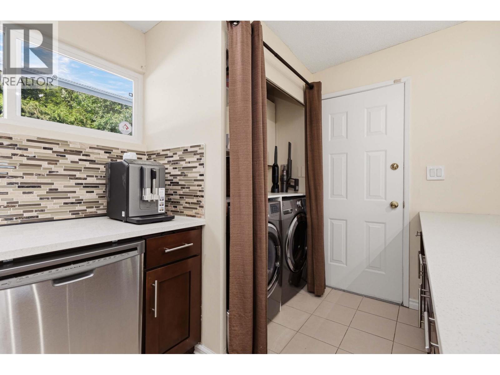 693 Plymouth Drive, North Vancouver, British Columbia  V7H 2H5 - Photo 12 - R3139578