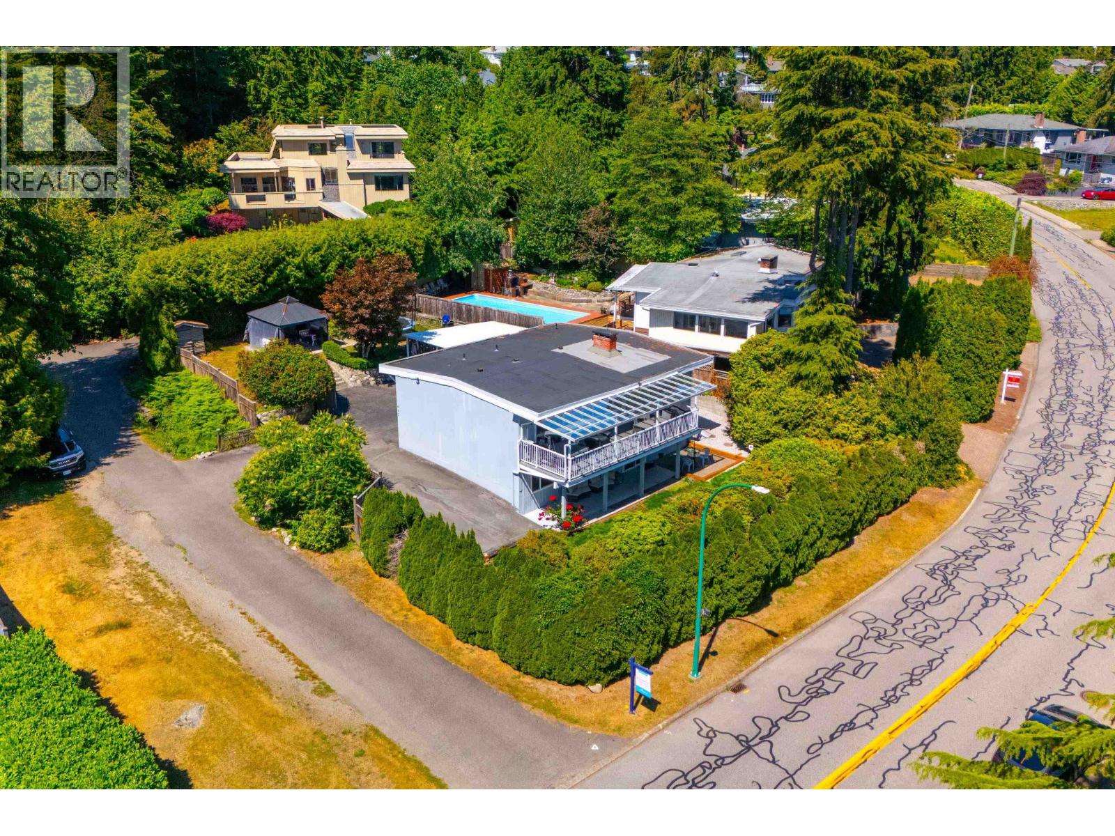 693 Plymouth Drive, North Vancouver, British Columbia  V7H 2H5 - Photo 31 - R3139578
