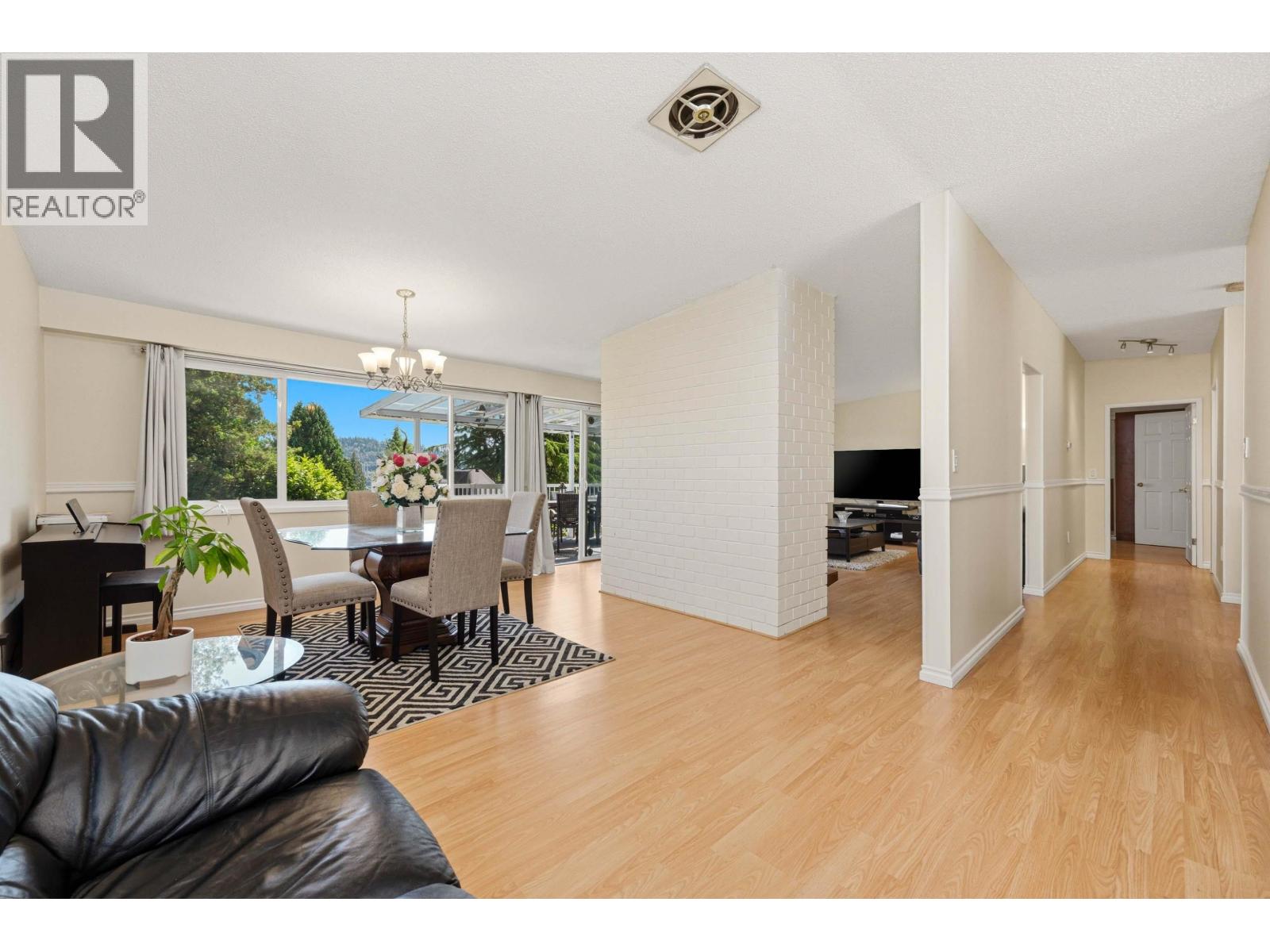 693 Plymouth Drive, North Vancouver, British Columbia  V7H 2H5 - Photo 7 - R3139578