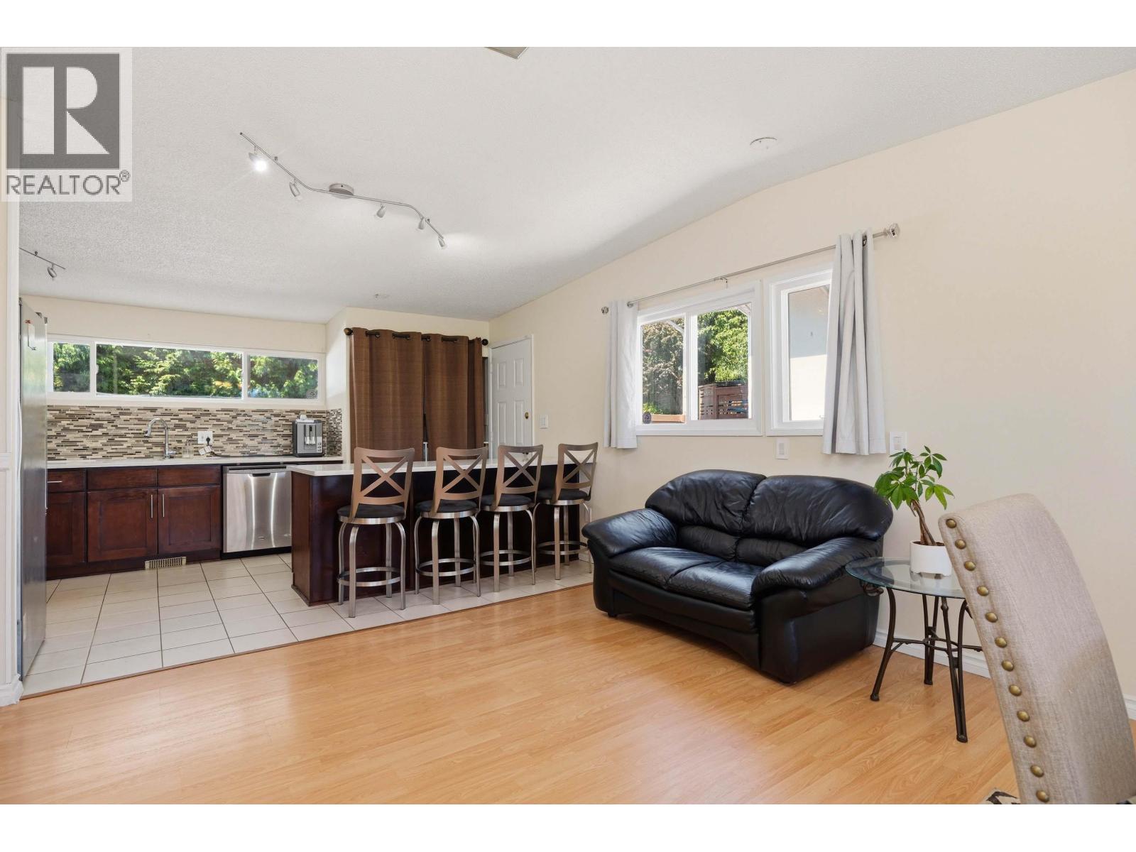 693 Plymouth Drive, North Vancouver, British Columbia  V7H 2H5 - Photo 9 - R3139578