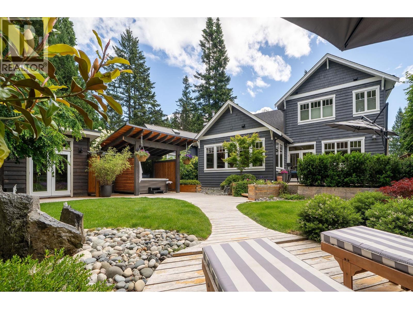 1141 LENORA ROAD, Bowen Island, British Columbia