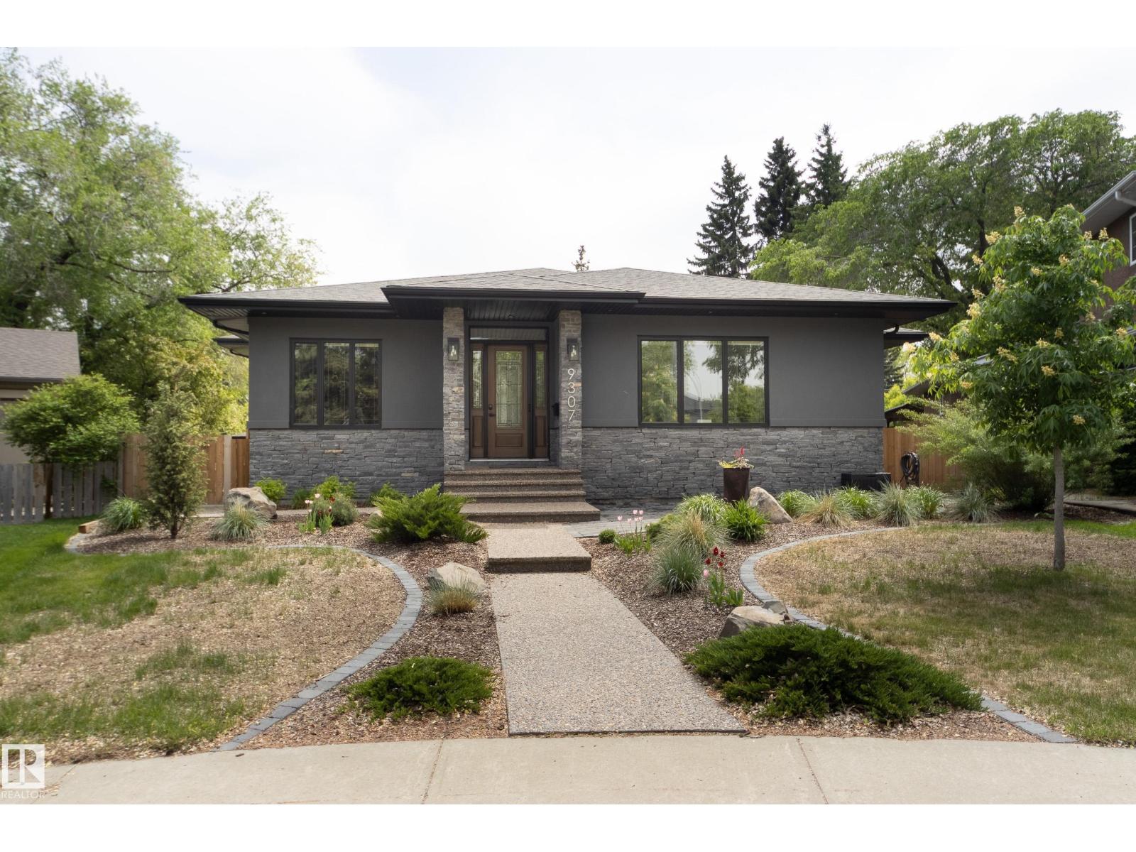 9307 147 St Nw, Edmonton, Alberta  T5R 0Y8 - Photo 2 - E4492060