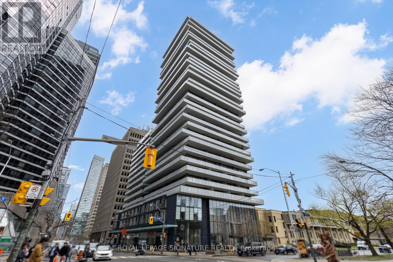 1320 - 57 ST JOSEPH STREET, Toronto, Ontario