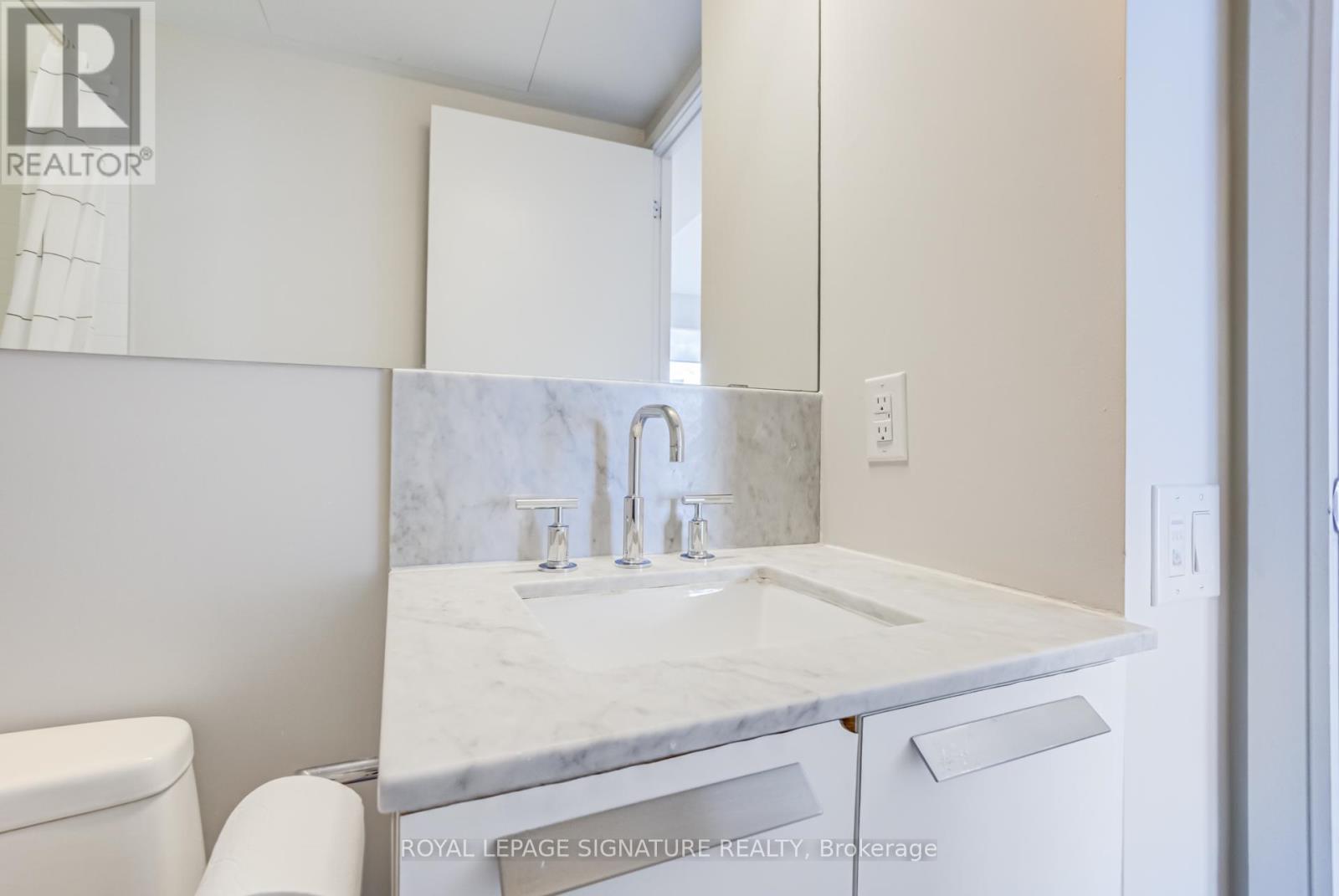 1320 - 57 St Joseph Street, Toronto, Ontario  M5S 0C5 - Photo 17 - C13239672