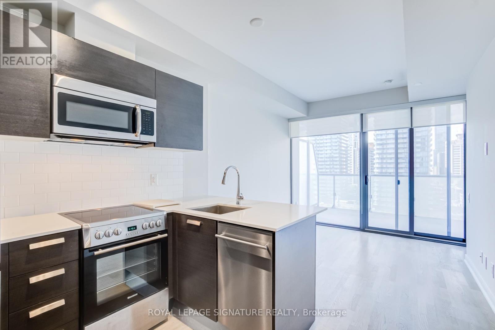 1320 - 57 St Joseph Street, Toronto, Ontario  M5S 0C5 - Photo 6 - C13239672
