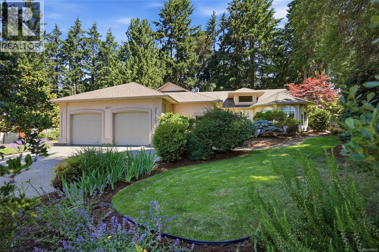 1747 Sangster Cres