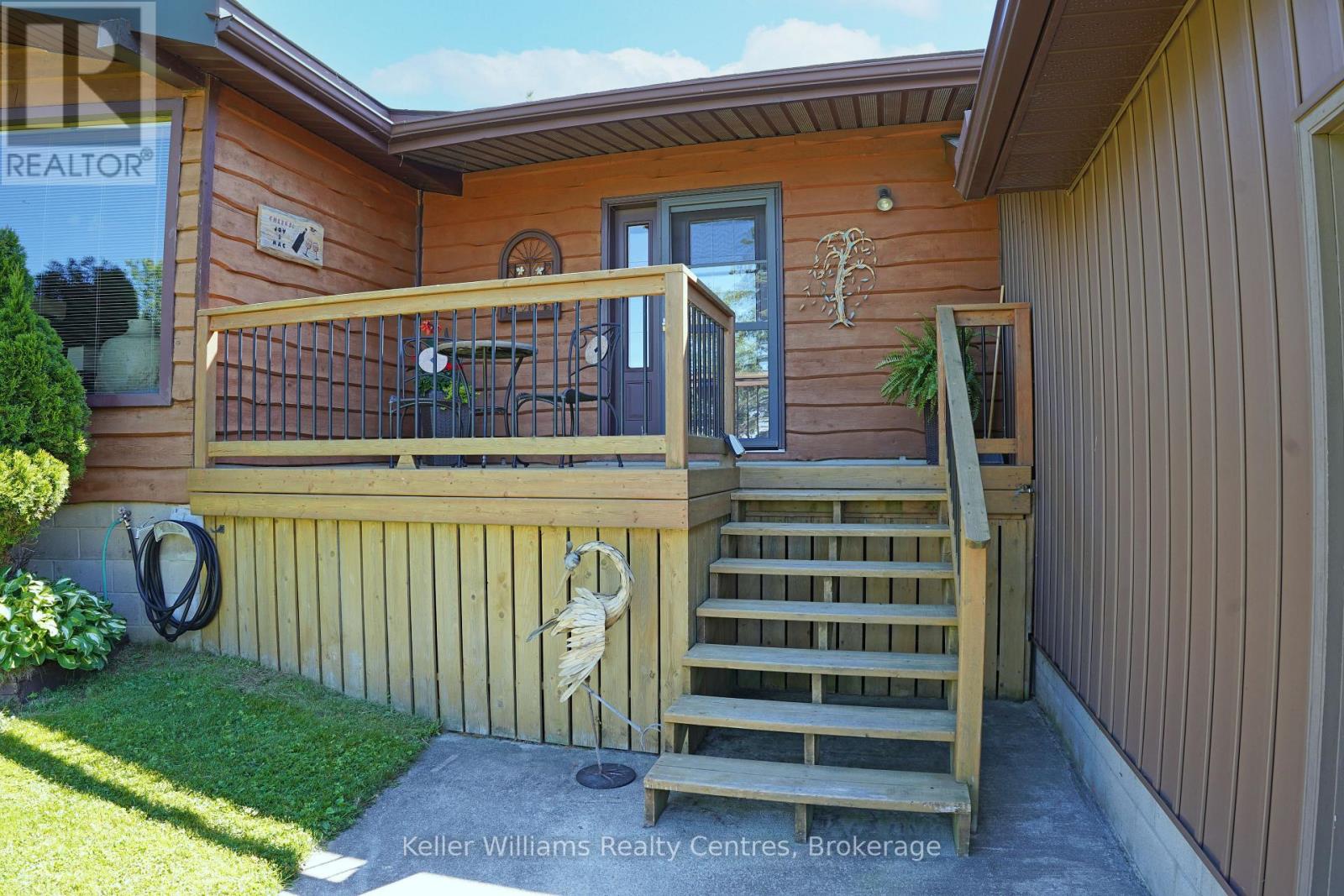 453 Shoreline Avenue, South Bruce Peninsula, Ontario  N0H 2T0 - Photo 10 - X13467666