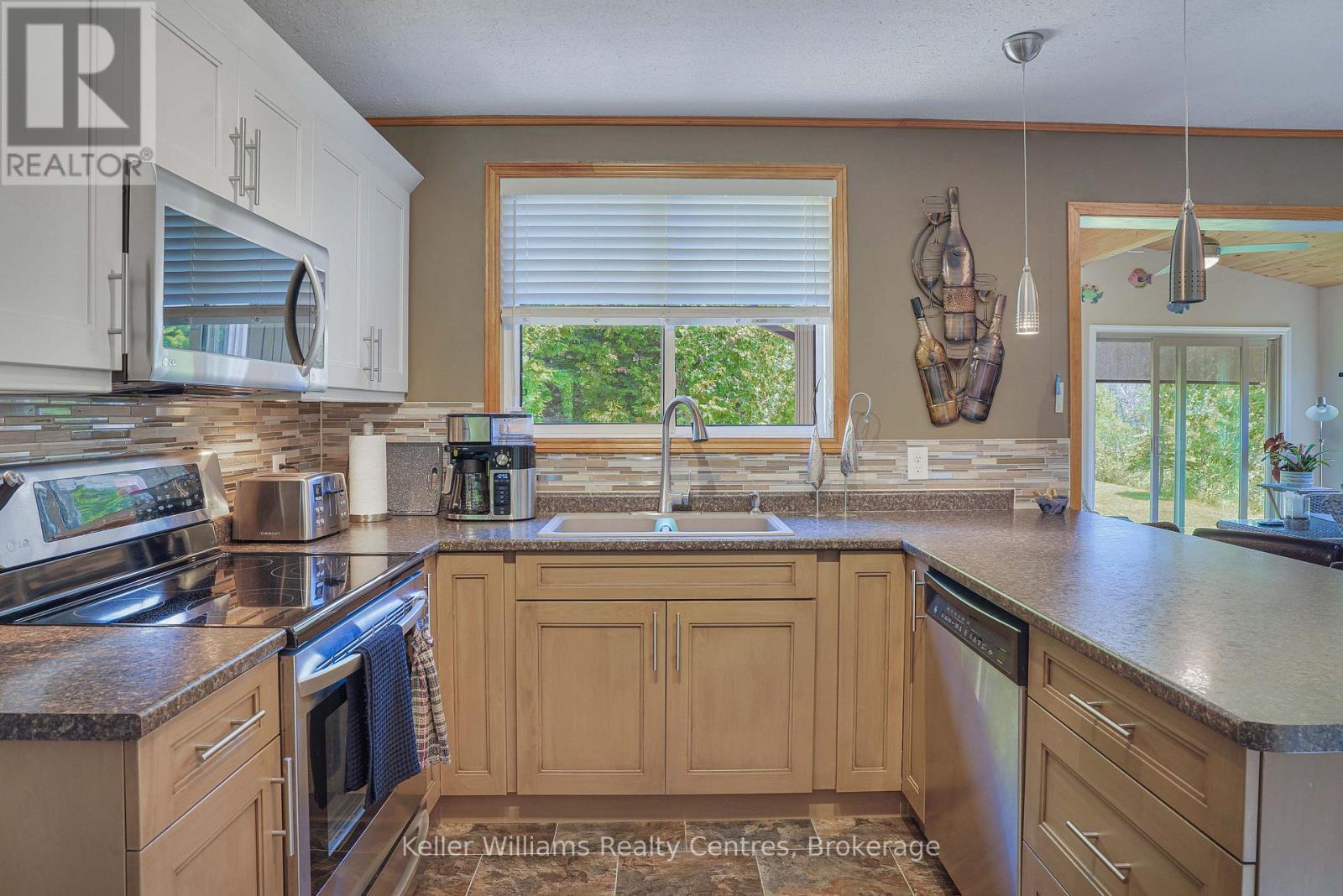 453 Shoreline Avenue, South Bruce Peninsula, Ontario  N0H 2T0 - Photo 20 - X13467666