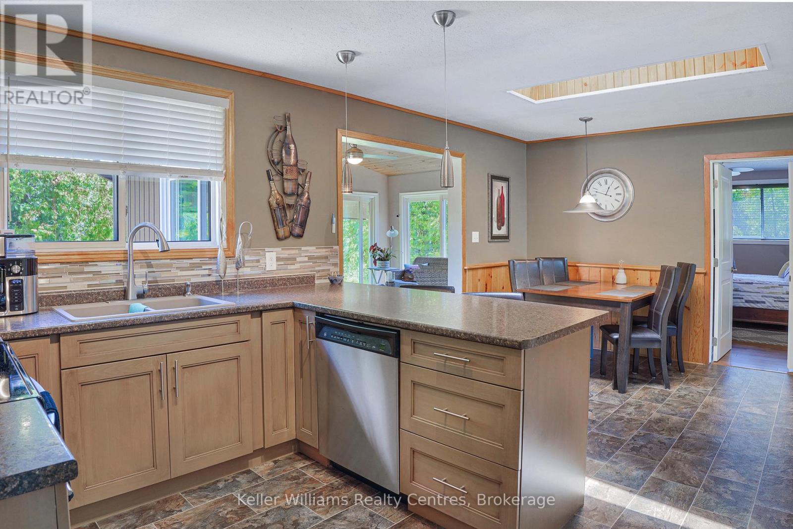 453 Shoreline Avenue, South Bruce Peninsula, Ontario  N0H 2T0 - Photo 21 - X13467666