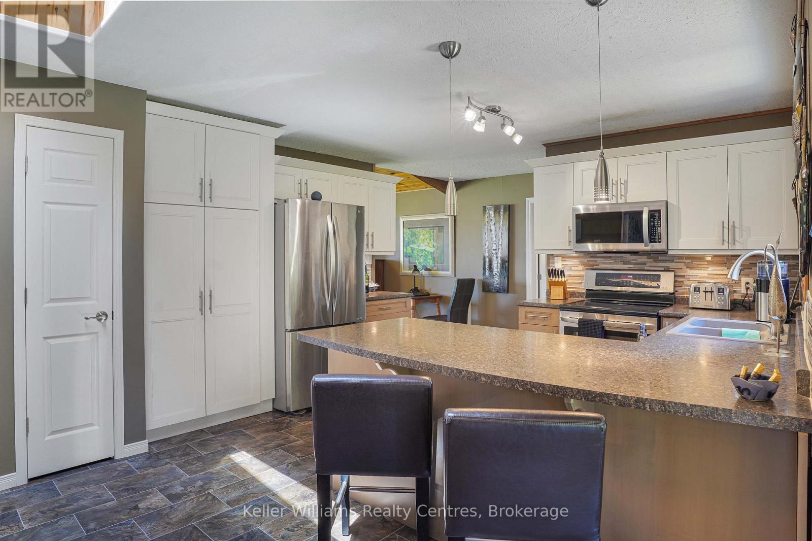 453 Shoreline Avenue, South Bruce Peninsula, Ontario  N0H 2T0 - Photo 22 - X13467666