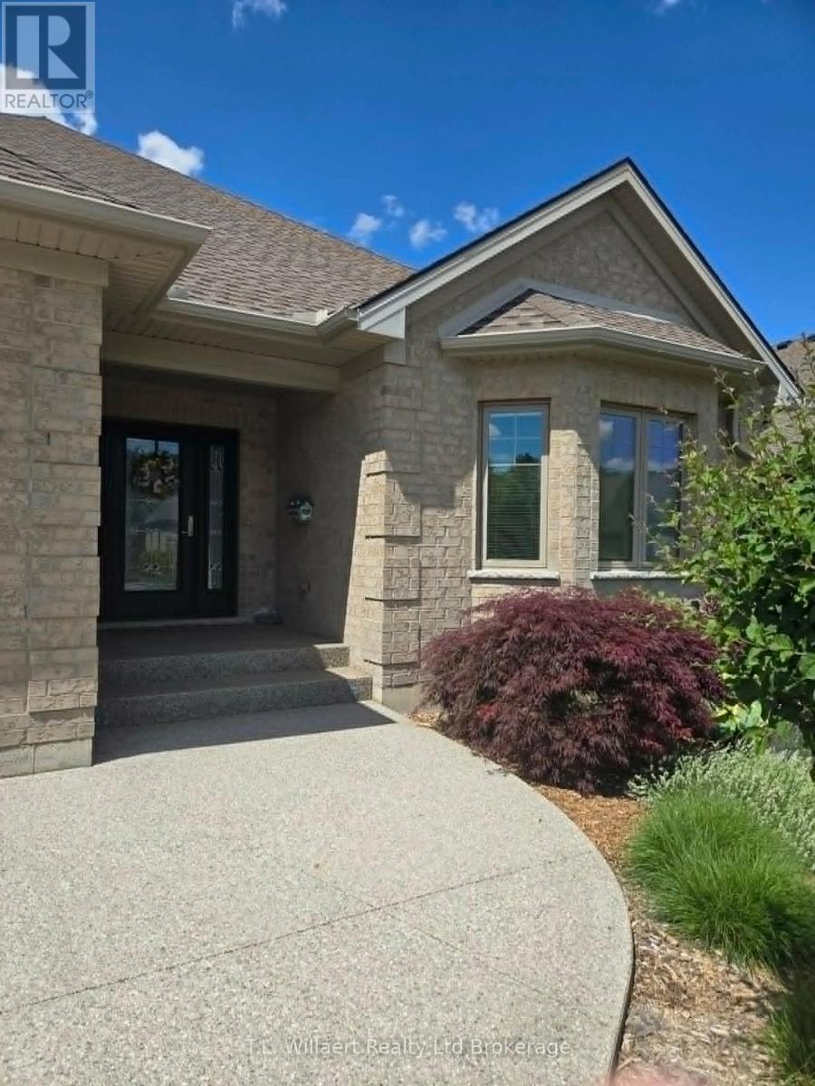50 Wood Haven Drive, Tillsonburg, Ontario  N4G 0A5 - Photo 2 - X13485490