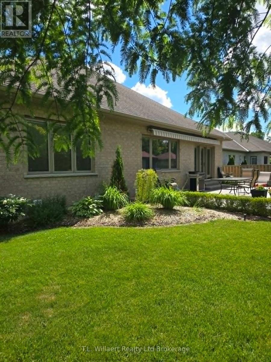 50 Wood Haven Drive, Tillsonburg, Ontario  N4G 0A5 - Photo 5 - X13485490