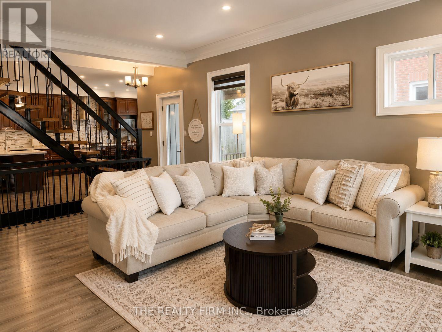 16 West Avenue W, St. Thomas, Ontario  N5R 3P5 - Photo 3 - X13485170