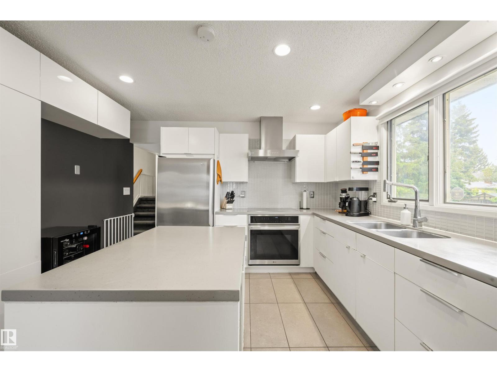11329 33a Av NW, Edmonton, Alberta  T6J 4G1 - Photo 11 - E4495355