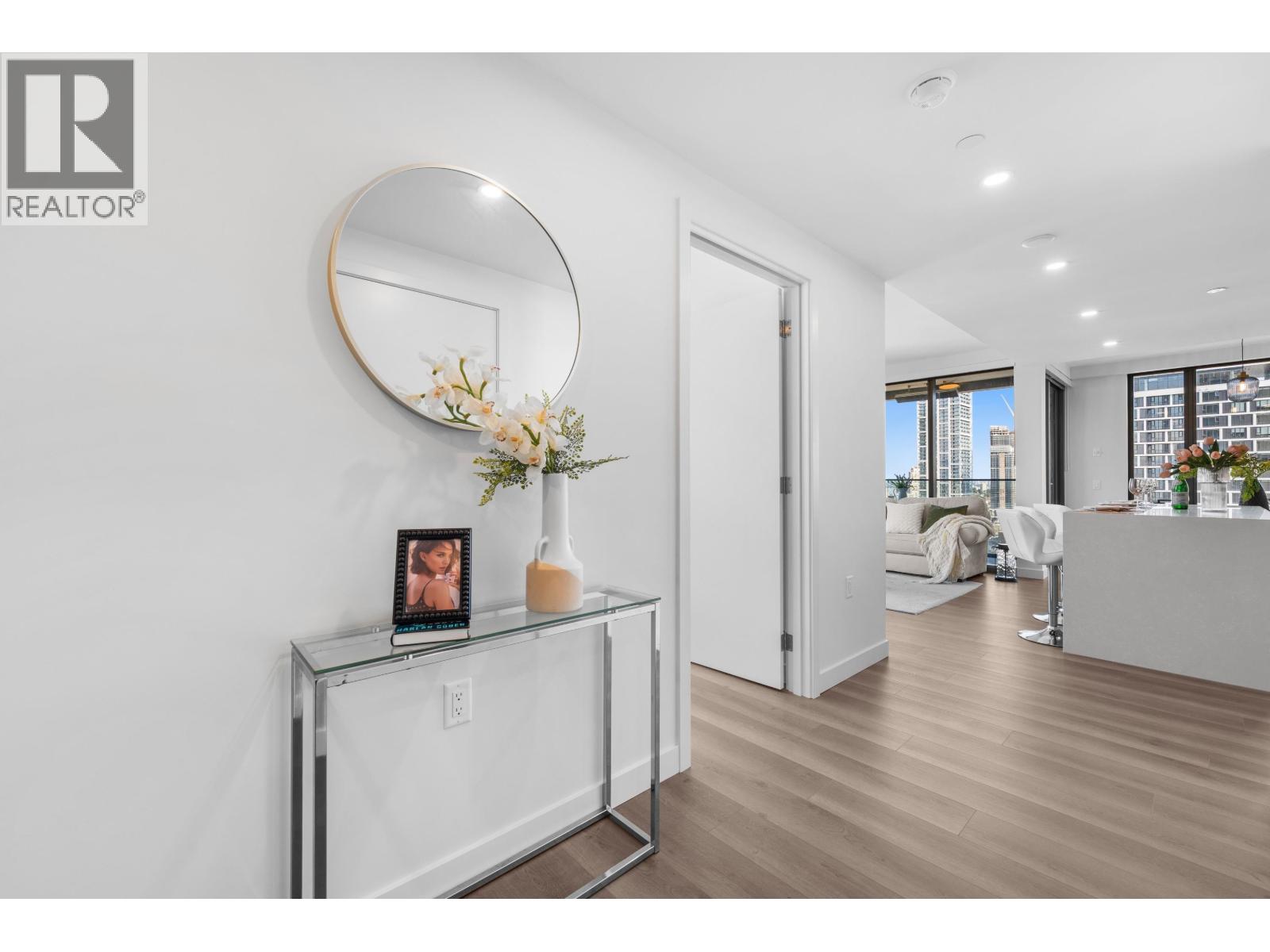 2108 5987 Wilson Avenue, Burnaby, British Columbia  V5H 0L7 - Photo 5 - R3139512