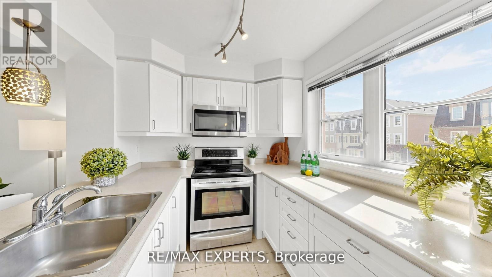 128 Baycliffe Crescent, Brampton, Ontario  L7A 3Y7 - Photo 6 - W13485022