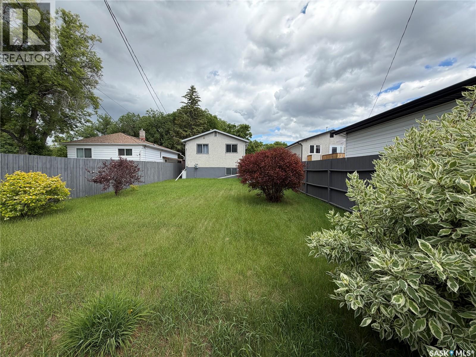 939 J Avenue N, Saskatoon, Saskatchewan  S7L 2L1 - Photo 9 - SK040478