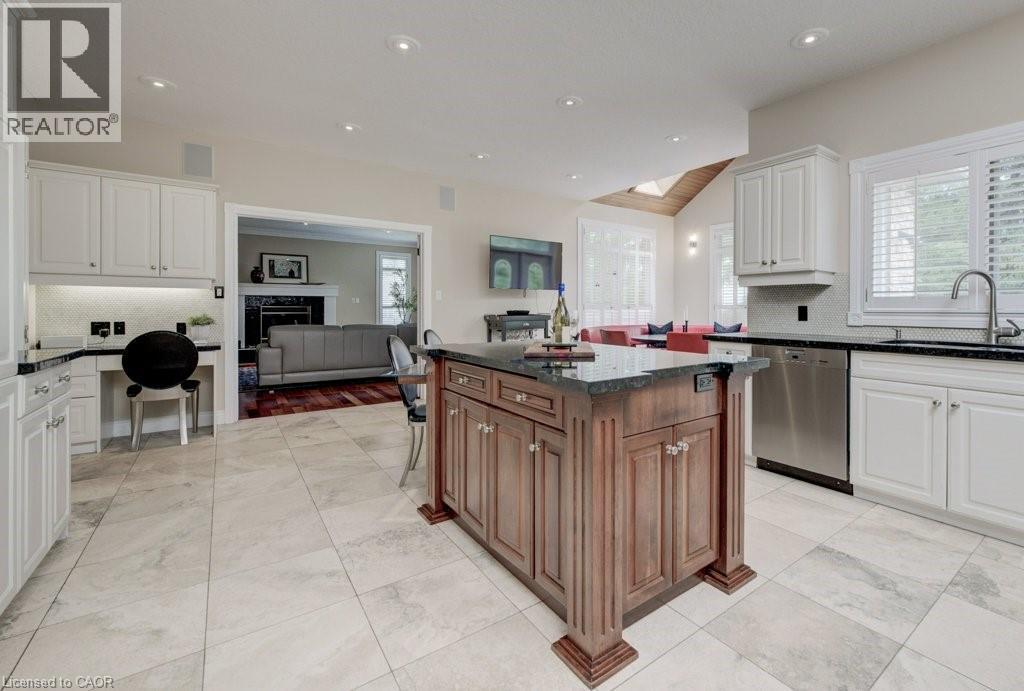 336 Bushwood Court, Waterloo, Ontario  N2T 2E7 - Photo 17 - 40838621